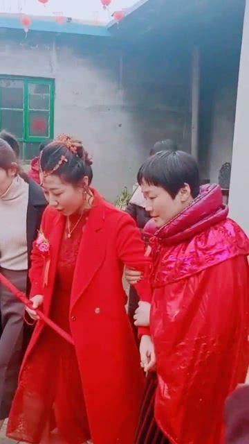 新郎吃瓜群众完整版,揭秘婚礼现场的趣味瞬间